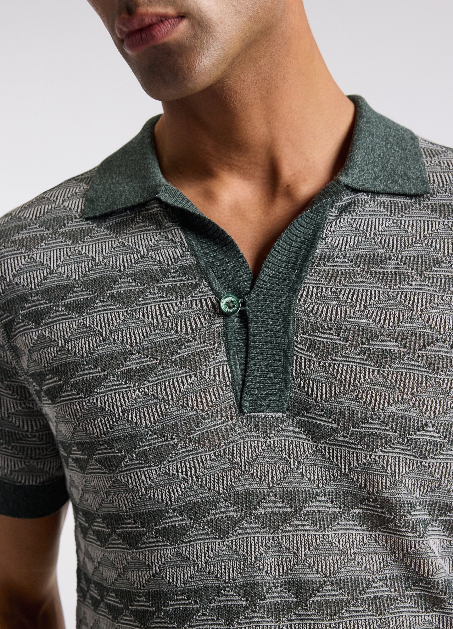Two-Tone Geometric Jacquard Polo Fern
