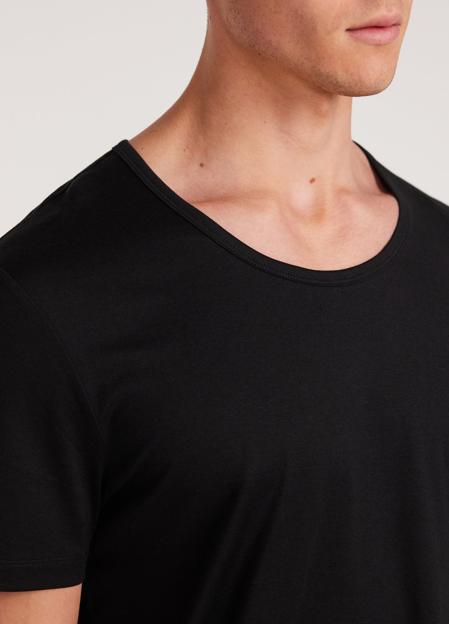 Scoop Neck T-shirt Black